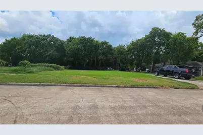 200 Avenue L, Baytown, TX 77520 - Photo 3