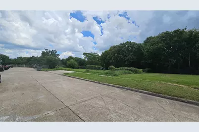 200 Avenue L, Baytown, TX 77520 - Photo 5