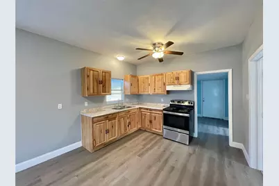 1014 W 4th Street, Freeport, TX 77541 - Photo 5