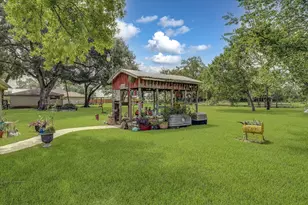 922 Runneburg Rd, Crosby, TX 77532 - Photo 35