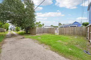 1022 Avenue L, Galveston, TX 77550 - Photo 47