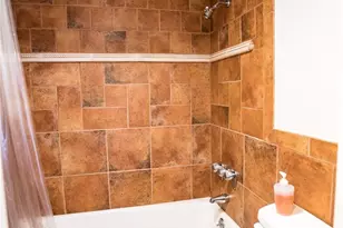 7520 Hornwood Dr, Houston, TX 77036 - Photo 25