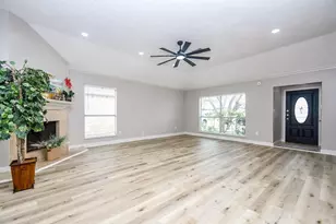 13507 Dripping Springs Dr, Houston, TX 77083 - Photo 5