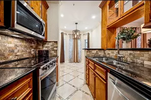 3231 Allen Parkway Pkwy, Houston, TX 77019 - Photo 1
