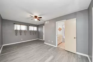 13984 Hollowgreen Dr, Houston, TX 77082 - Photo 25