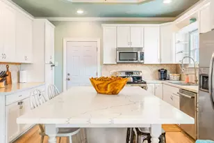 986 Bahama Dr, Crystal Beach, TX 77650 - Photo 7