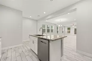 1411 Featherstone St, Houston, TX 77020 - Photo 13