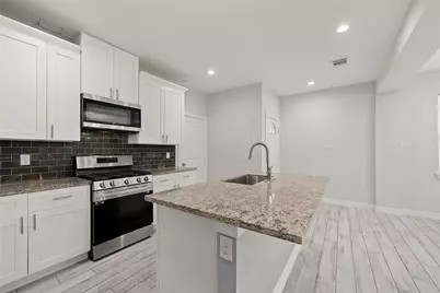 1411 Featherstone Street #A, Houston, TX 77020 - Photo 11