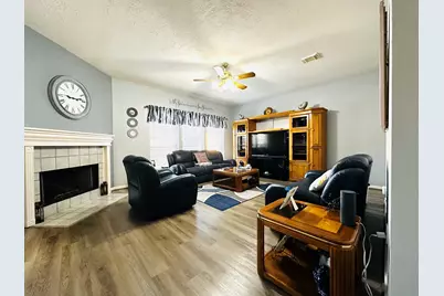 4754 Wynnview Drive, Friendswood, TX 77546 - Photo 13