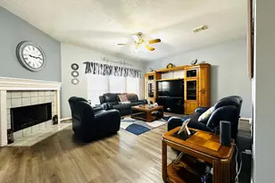 4754 Wynnview Dr, Friendswood, TX 77546 - Photo 13