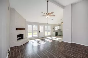 5617 Freshmeadow St, League City, TX 77573 - Photo 9