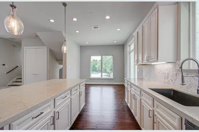 1314 Mayfair Clarkson Lane, Houston, TX 77055 - Photo 5
