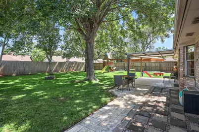 1819 Meadow Creek Drive, Pearland, TX 77581 - Photo 25
