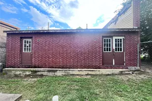 527 E Main St, Lewisville, TX 75057 - Photo 9