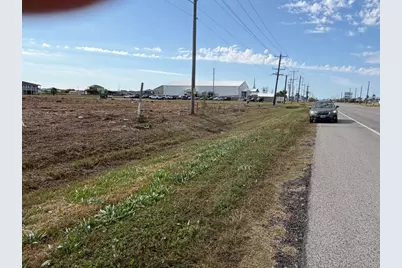 1236 Highway 87, Crystal Beach, TX 77650 - Photo 5