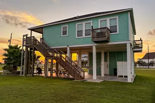 25011 Sausalito Dr, Galveston, TX 77554 - Photo 9
