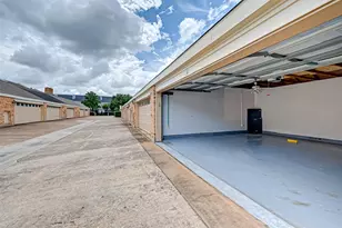 600 Wilcrest Dr, Houston, TX 77042 - Photo 21