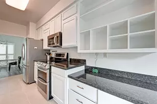 600 Wilcrest Dr, Houston, TX 77042 - Photo 9