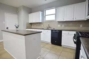1996 Leisure Ln, League City, TX 77573 - Photo 9