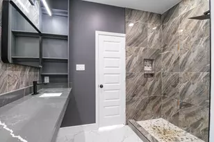 8046 Chateau St, Houston, TX 77028 - Photo 17