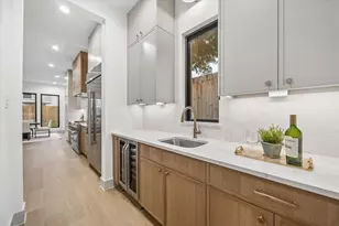 1501 Bonnie Brae St, Houston, TX 77006 - Photo 7