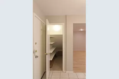 8230 Golf Green Circle, Houston, TX 77036 - Photo 9