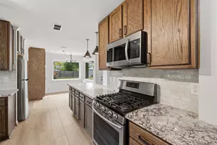 24714 Hunters Hollow Dr, Spring, TX 77380 - Photo 13