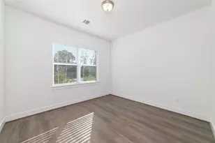 919 Golden Willow Ln, Conroe, TX 77304 - Photo 11