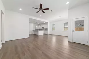 919 Golden Willow Ln, Conroe, TX 77304 - Photo 13