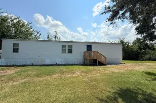 108 Meredino Dr, Anahuac, TX 77514 - Photo 9