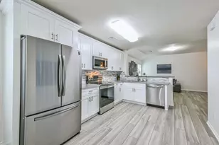 13706 Corken Way Ct, Houston, TX 77034 - Photo 9