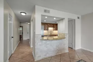 33 Regency Pt, Conroe, TX 77356 - Photo 5