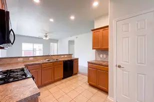 10710 Laurelton Ct, Humble, TX 77396 - Photo 7