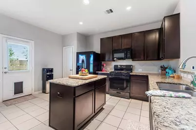 2073 Lepper Street, Alvin, TX 77511 - Photo 9