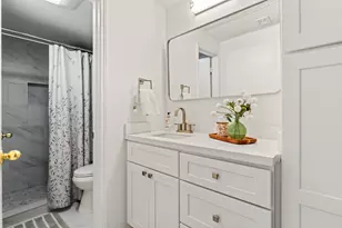 2100 Tanglewilde St, Houston, TX 77063 - Photo 23
