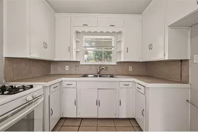 8022 White Avenue, Hitchcock, TX 77563 - Photo 19