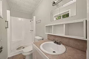 8022 White Ave, Hitchcock, TX 77563 - Photo 23