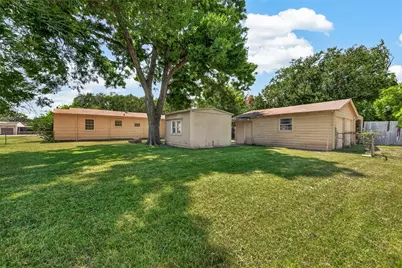 8022 White Avenue, Hitchcock, TX 77563 - Photo 41