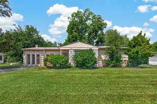 8022 White Ave, Hitchcock, TX 77563 - Photo 1