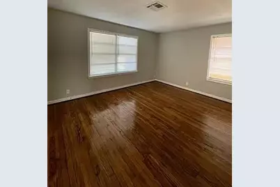 1423 W 10th Street, Freeport, TX 77541 - Photo 5