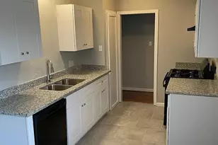 1423 W 10th St, Freeport, TX 77541 - Photo 3