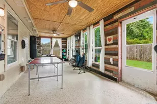 516 Lovers Ln, Dayton, TX 77535 - Photo 19