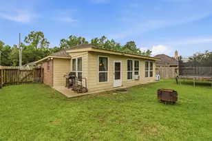 516 Lovers Ln, Dayton, TX 77535 - Photo 21