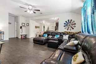 516 Lovers Ln, Dayton, TX 77535 - Photo 5
