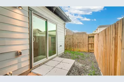 8410 Sunnyhill Street, Houston, TX 77088 - Photo 25