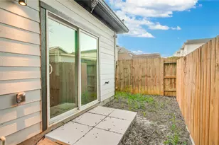 8410 Sunnyhill St, Houston, TX 77088 - Photo 25