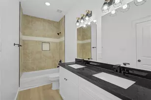 8410 Sunnyhill St, Houston, TX 77088 - Photo 21