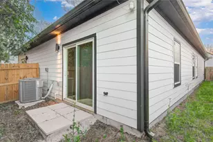 8410 Sunnyhill St, Houston, TX 77088 - Photo 23