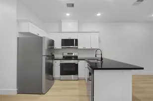 8410 Sunnyhill St, Houston, TX 77088 - Photo 9