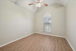 6820 Essex Ln, Groves, TX 77619 - Photo 17